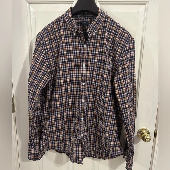 J. Crew Men’s XL Slim Fit Long Sleeve Button Down Shirt - Picture 2 of 8